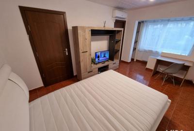 Garsonieră decomandată în Lipovei