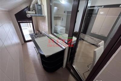 Apartament cu 3 camere semidecomandat în Central - 11