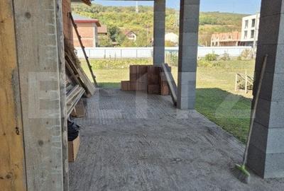 Casa in rosu cu 1500 mp teren - 2