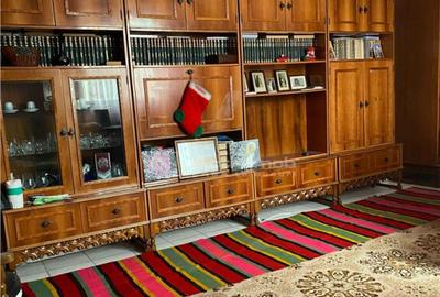 Casa cu etaj, teren 357 mp , pretabila - clinica, birouri, l - 7