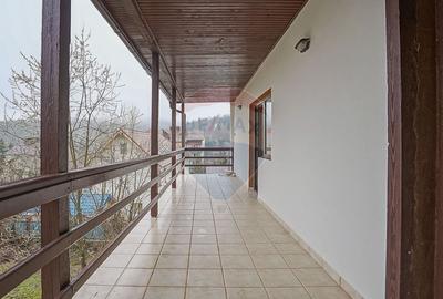 Casă cu 6 camere cu Teren 608 Mp în Central - 4