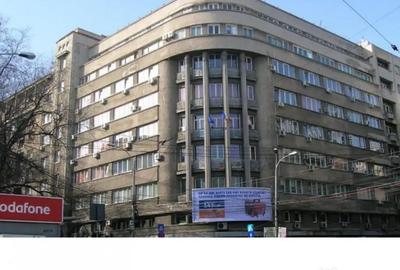Spațiu comercial, de 1,100 mp, în Universitate