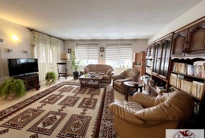 Casă individuală cu 6 camere cu Canalizare în Central - 3