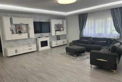 Casă cu Teren 1500 Mp în Roșiori - 1