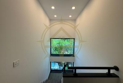 Casă cu 4 camere cu Canalizare în Balotești - 2