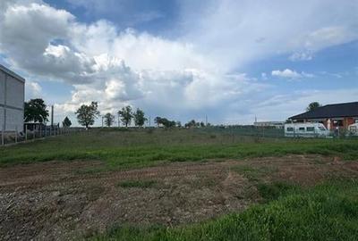 Teren Construcții intravilan de 800 mp, în Gepiu