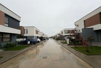 Casă cu 4 camere cu Teren 250 Mp în Tunari