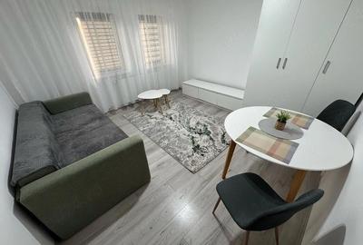 Garsonieră decomandată în Central - 2