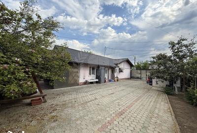 Casă cu 8 camere cu Teren 1300 Mp în Păulești - 4