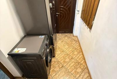 Apartament cu 3 camere semidecomandat în Craiovița Nouă - 3