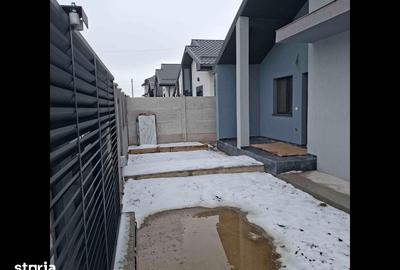 Casă cu 5 camere cu Teren 250 Mp în Central - 9