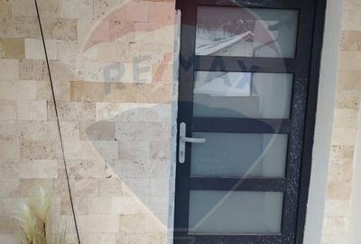 Apartament cu 3 camere de închiriat, zona Răzoare - 9