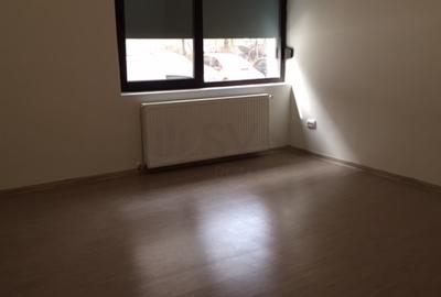 REA1005100 Apartament in vila-SPATIU COMERCIAL 3 CAMERE - 5