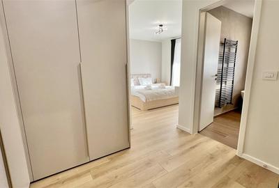 Apartament cu 3 camere decomandat, mobilat în Tractorul - 20