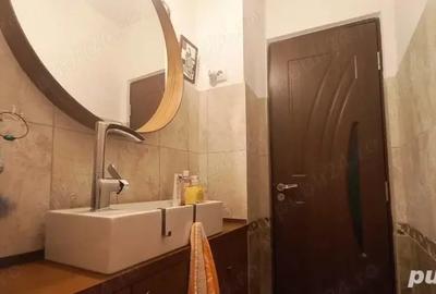 Apartament cu 3 camere decomandat în Broșteni - 1