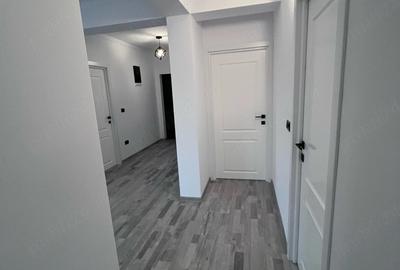 Casă cu 3 camere cu Teren 350 Mp în Central - 1