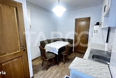 Apartament cu 4 camere decomandat, mobilat în Vasile Aaron - 5