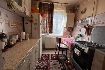 Apartament cu 2 camere semidecomandat în Hristo Botev