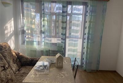 Apartament cu 2 camere decomandat, mobilat în Sud