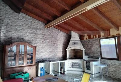 Casă cu 5 camere cu Teren 700 Mp în Ipotești - 15