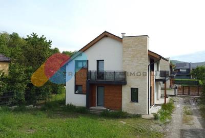 Casă individuală cu 4 camere cu Canalizare în Gilău - 2