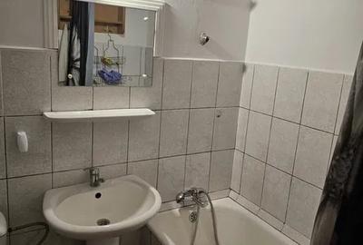 Apartament cu 1 camera, decomandat, zona Baza 3 - 6