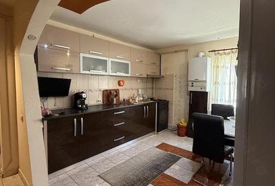 Apartament cu 3 camere semidecomandat în Central - 3