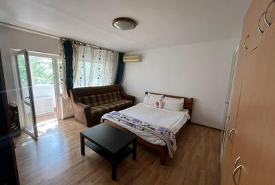 Garsonieră decomandată, mobilată în Vitan Mall