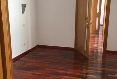 Casă cu 3 camere în Dristor
