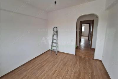 Apartament 4 camere decomandat Milcov-Bacau - 1