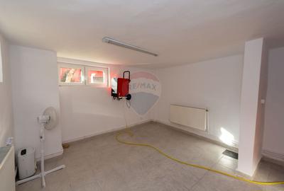 Vila de inchiriat, nemobilata, multifunctionala,  Aparatorii Patriei - 26