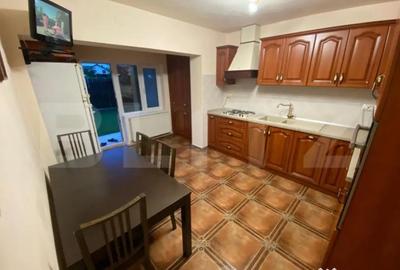 Casă cu 7 camere cu Teren 587 Mp în Valea