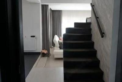 Casă cu 4 camere cu Teren 500 Mp în Central