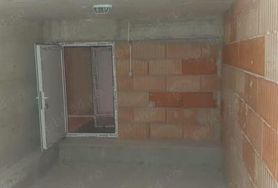 Spațiu comercial, de 10 mp, în Central - 3