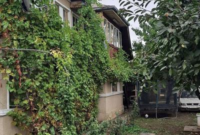 Casă cu 10 camere cu Teren 350 Mp în Central - 1