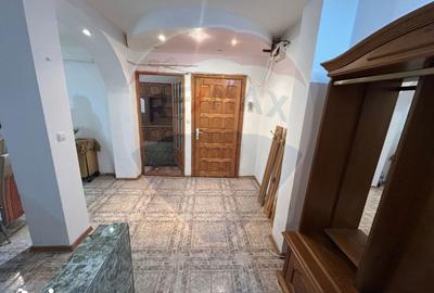 Apartament cu 3 camere în 1 Mai - 6