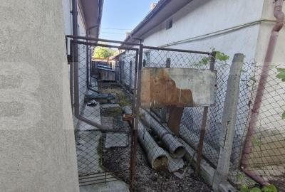 Casă cu 5 camere cu Teren 770 Mp în Central - 1