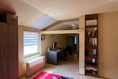 Casă 4 camere,  P+M, 130 mp utili, curte comună, Ultracentral , Oradea. - 15