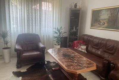 Casă cu Teren 300 Mp în Central - 1