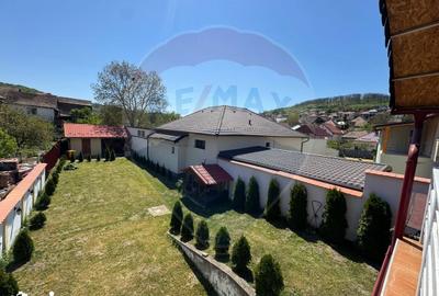 Casă cu 8 camere decomandat cu Teren 880 Mp în Central - 8