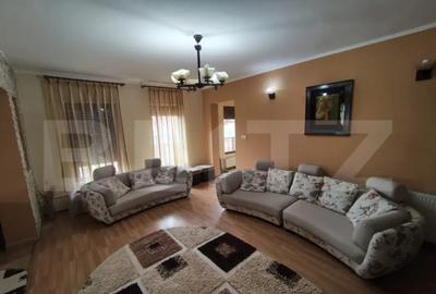 Casă cu 4 camere cu Teren 2700 Mp în Cihei - 1