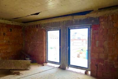 Casă individuală cu 4 camere cu Canalizare în Căciulați - 11