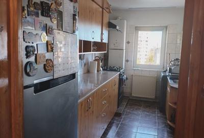 Apartament cu 3 camere decomandat în Drumul Carului - 2