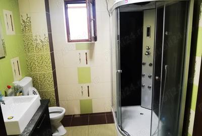 Casă cu 6 camere cu Teren 360 Mp în Năvodari - 1
