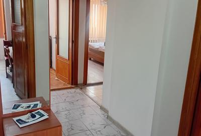 Apartament cu 3 camere decomandat, mobilat în Intim - 12