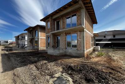 Casă cu 4 camere cu Teren 377 Mp în Cetate - 3