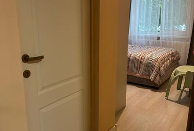 Apartament 3 camere | Parter | Zona Moinești | Dormitor matrimonial cu baie - 8