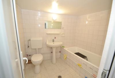 Casa 5 camere, 3 bai, 3 intrari - 12