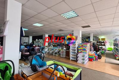 Spatiu comercial / showroom -560 mp - 4