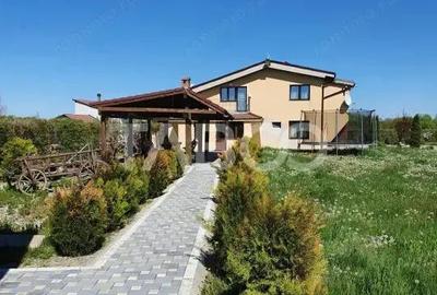 Casa la 5 minute de Fagaras Ultramoderna 300 mp utili la cheie